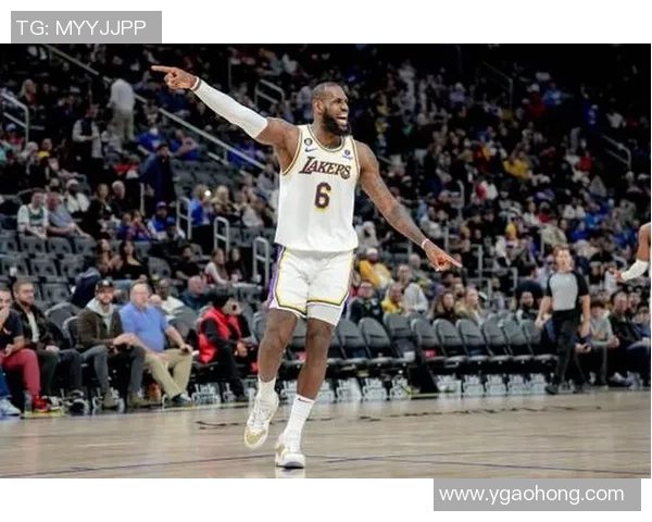 湖人队与活塞队第四场激战回顾球员表现与战术分析