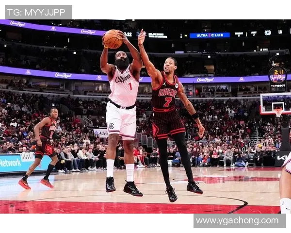 快船无缘24分反转!布朗33+13,湖人旧将全队最低,哈登37+8难救主 快船无缘24分反转!布朗33+13,湖人旧将全队最低,哈登37+8难救主